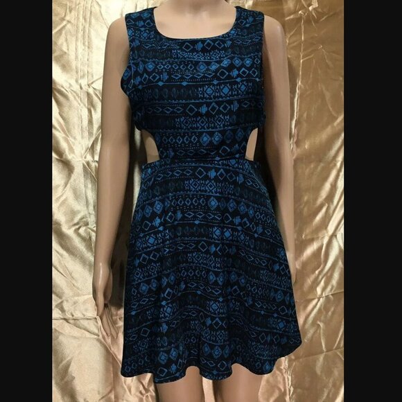 Forever 21 Mini Dress M Side Cut Out Tribal Print Blue Black Geometric Summer - Picture 5 of 6